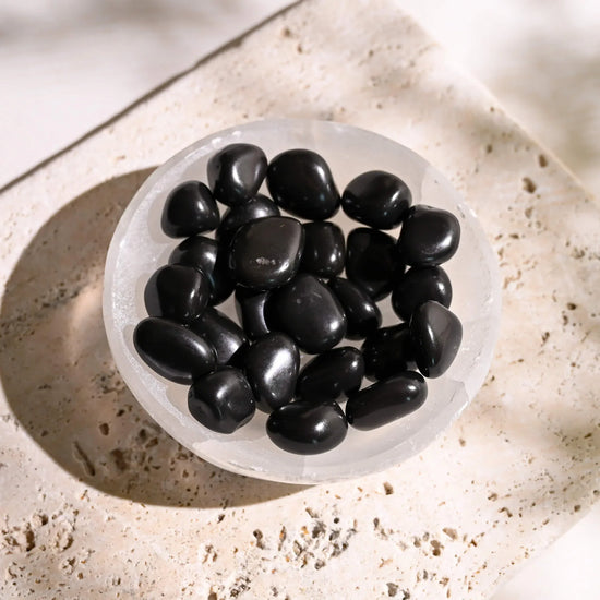 Black-Agate-Tumbed-Stone-Maison-Etherique-Dubai-1 - Maison Éthérique