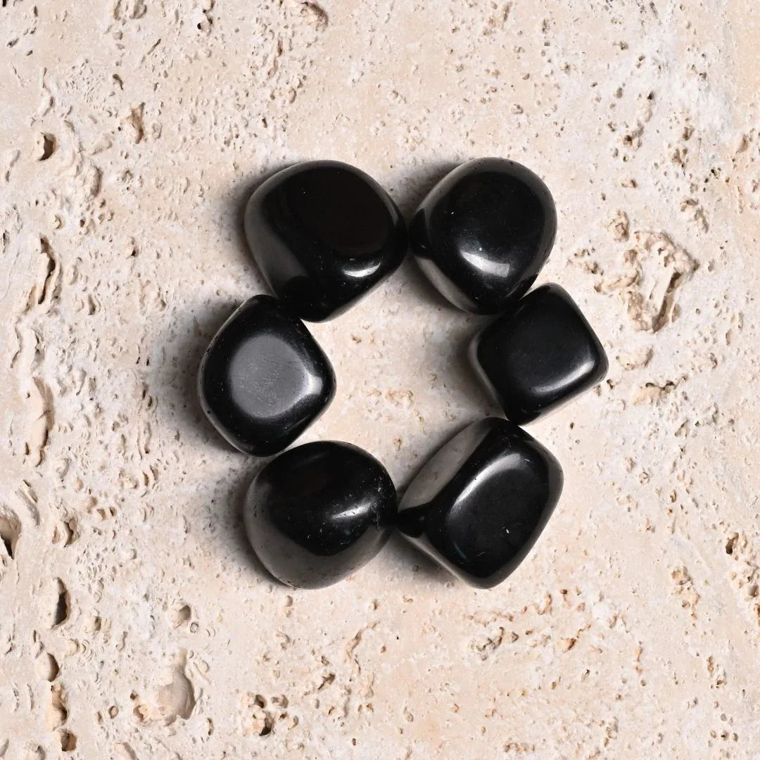 Black-Agate-Tumbled-Stone-Maison-Etherique-Dubai-6 - Maison Éthérique