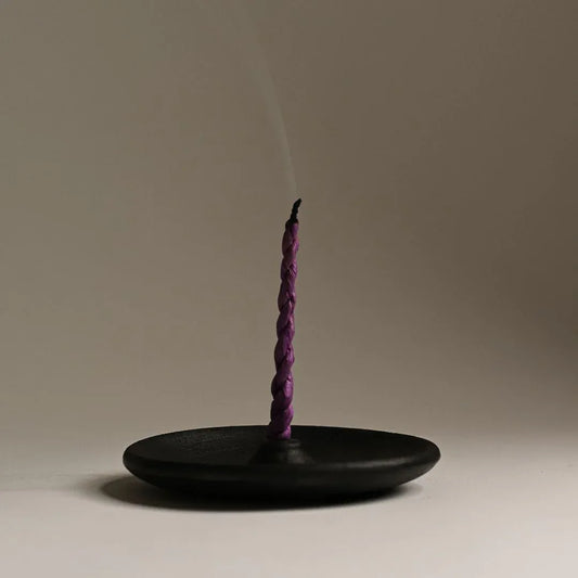 Burning_of_Austa_suganda_incense_stick - Maison Éthérique