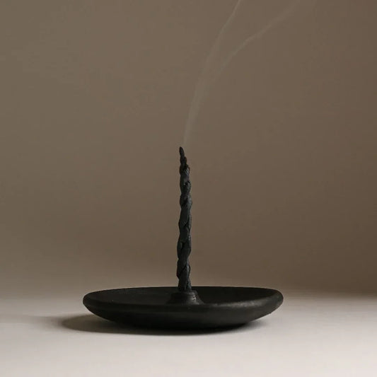 Burning_of_Na_Swa_incense - Maison Éthérique