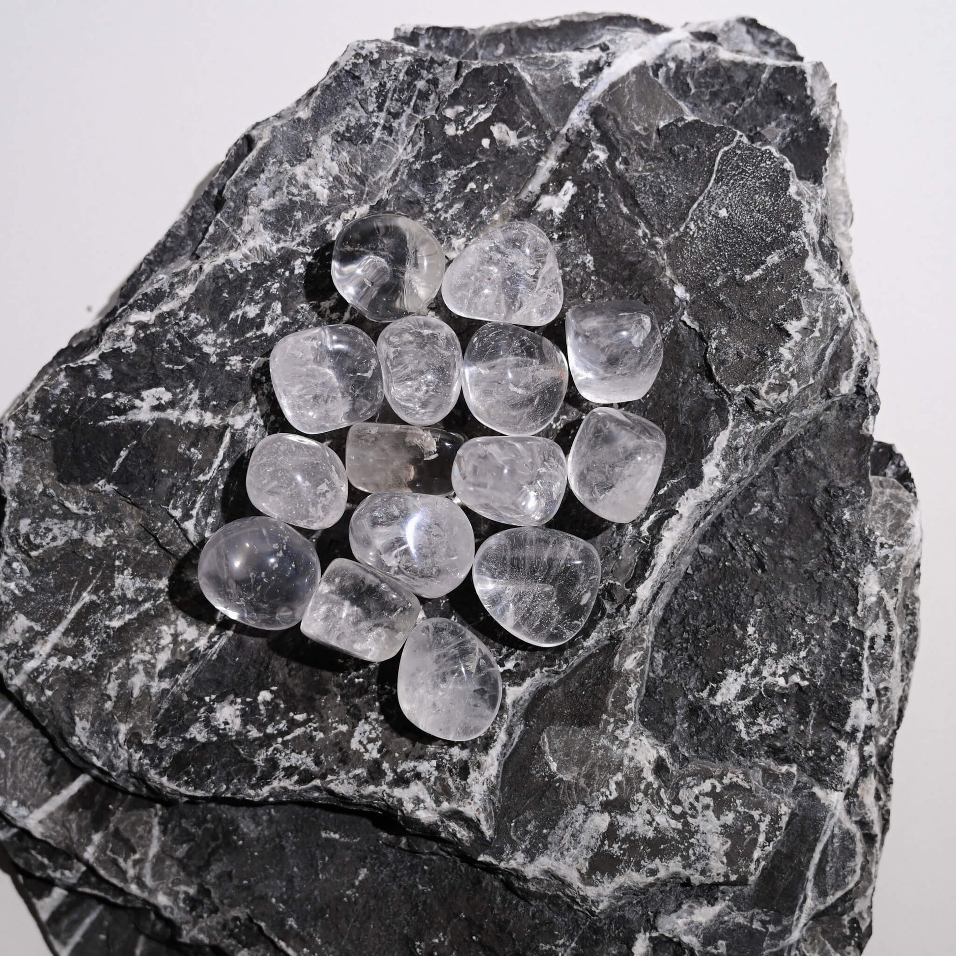 Clear-Quartz-Tumbled-Stone-Maison-Etherique-2 - Maison Éthérique