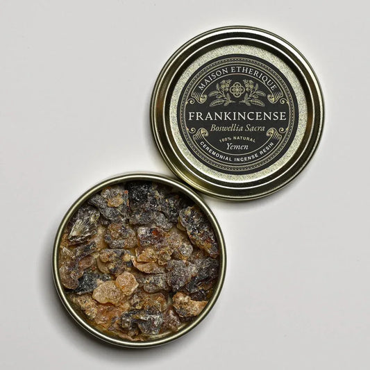 Frankincense_Oman_closed_and_opened_jar - Maison Éthérique