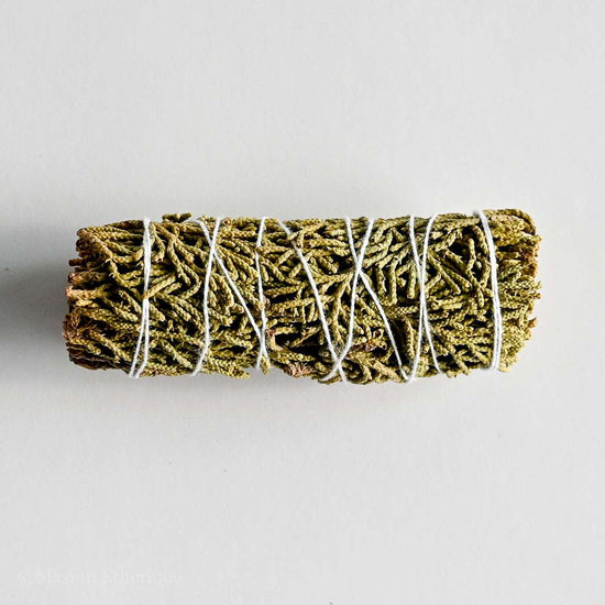 Juniper Smudge Stick 4inches tied with pure cotton thread