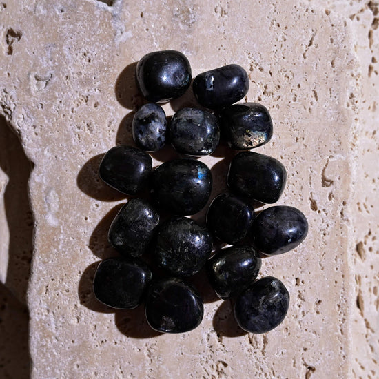 Larvikite-Tumbled-Stones-Maison-Etherique-Dubai-3 - Maison Éthérique