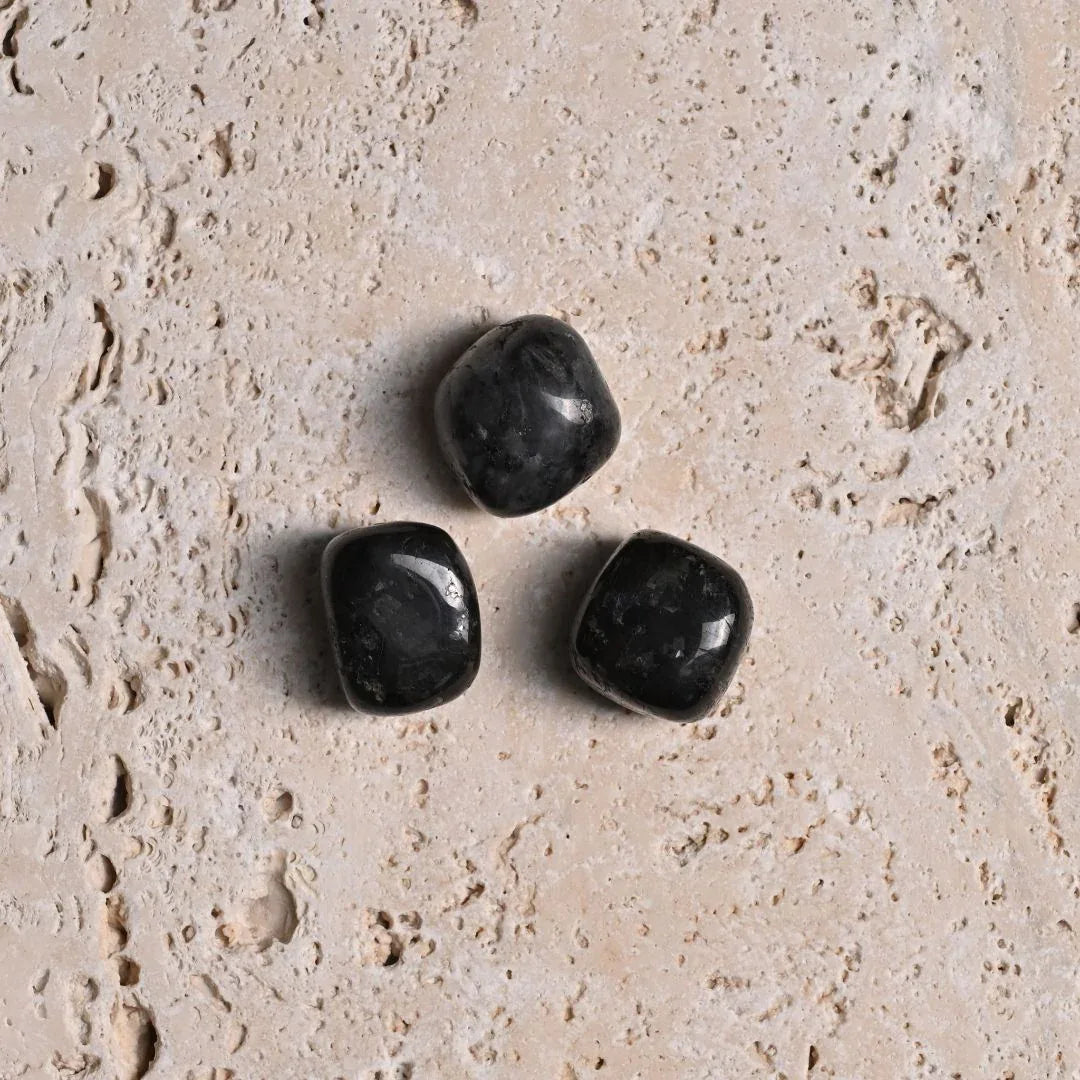 Larvikite-Tumbled-Stones-Maison-Etherique-Dubai-8 - Maison Éthérique