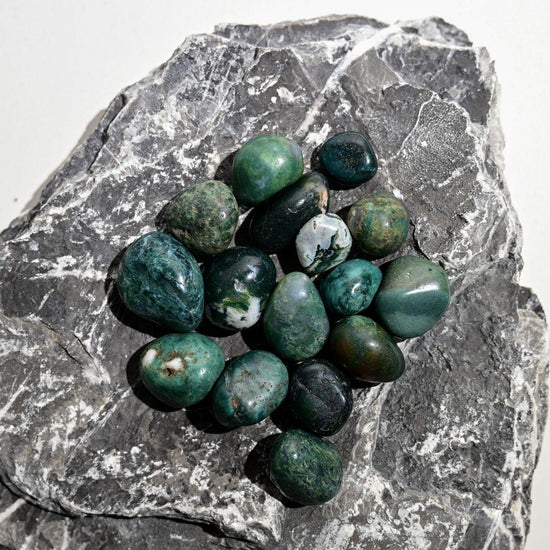 Moss-Agate-Tumbled-Stones-Maison-Etherique-Dubai-2 - Maison Éthérique
