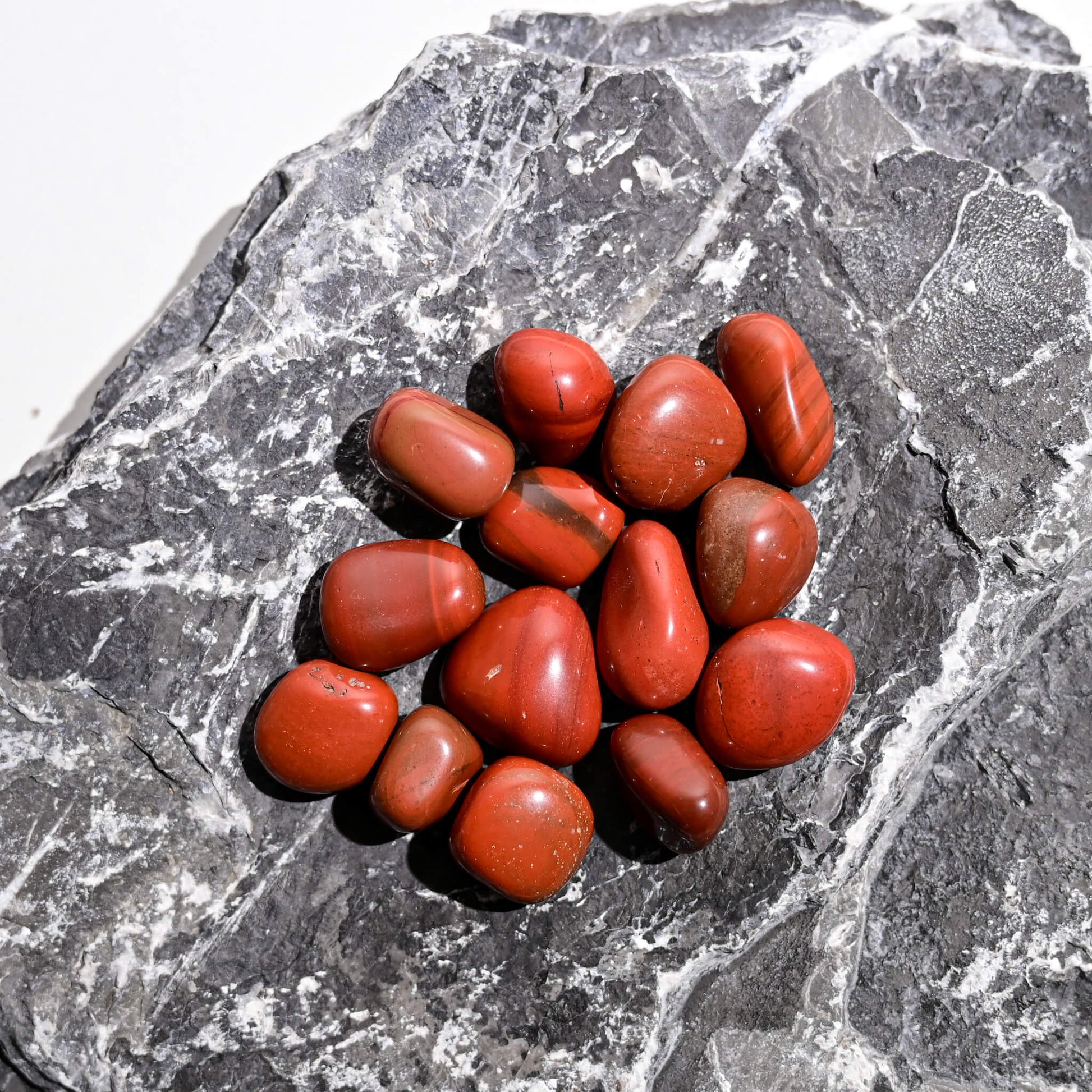 Red-Jasper-Tumbled-Stone-Maison-Etherique-Dubai-2 - Maison Éthérique