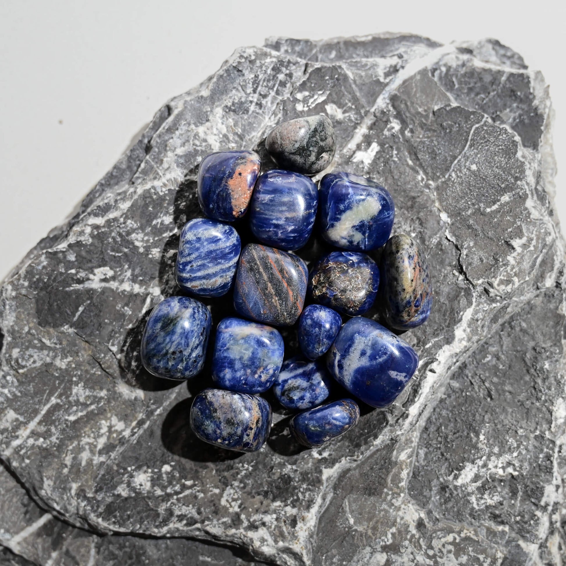 Sodalite-Tumbled-Stones-Maison-Etherique-Dubai-2 - Maison Éthérique