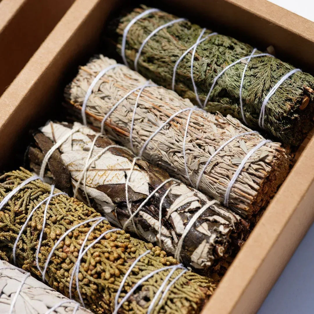 White_Sage_Blue_Sage_Yerba_Santa_Cedar_Smudge_Juniper_Smudge_Bundle - Maison Éthérique