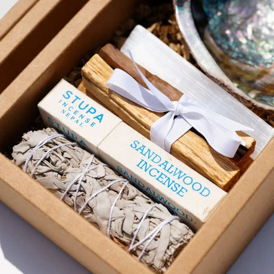 closeup_shot_of_meditation_ritual_kit - Maison Éthérique
