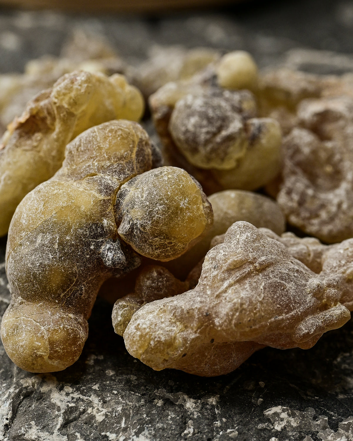 macro shot of Wild hojari resin