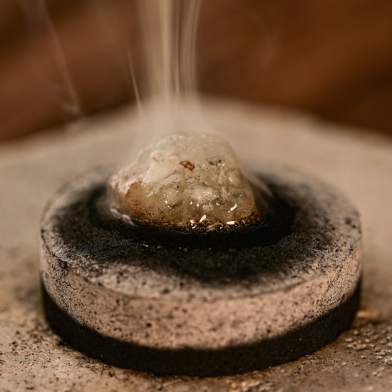 melting shot of White copal